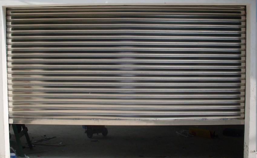 濟南卷簾門廠家教你卷簾門卡在半空中該怎么辦？